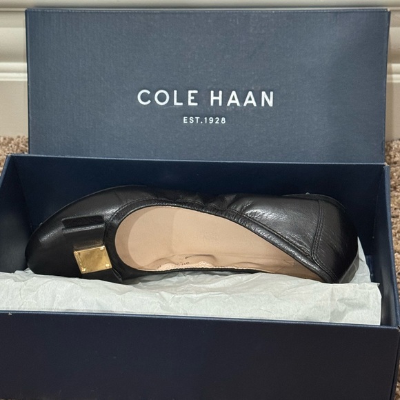 Cole Haan Women’s Black Faux Leather Tali Bow Ballet Flat Shoes size 7 - Picture 8 of 8